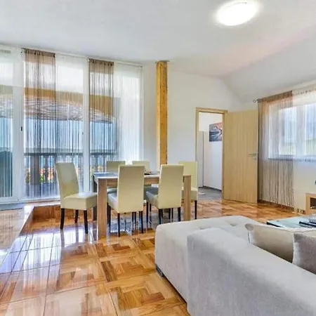 Gorgeous Apartment In Obrovac With Wifi Lejlighed Obrovac